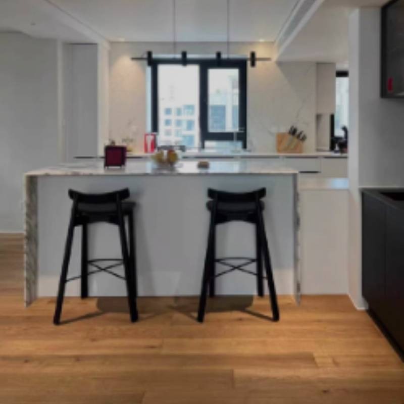 Proste, skandynawskie krzesła  – Home Bar Lounge recenzja i cena